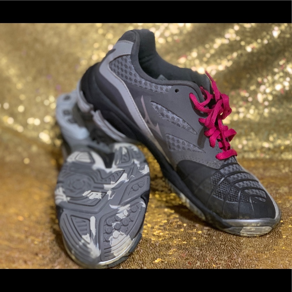 Volleyball shoes